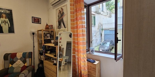Vomero Discesa Lacco Monolocale locato Uso Investimento
