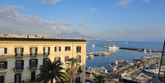 Mergellina Piazza Sannazaro Prestigioso Immobile Panoramico