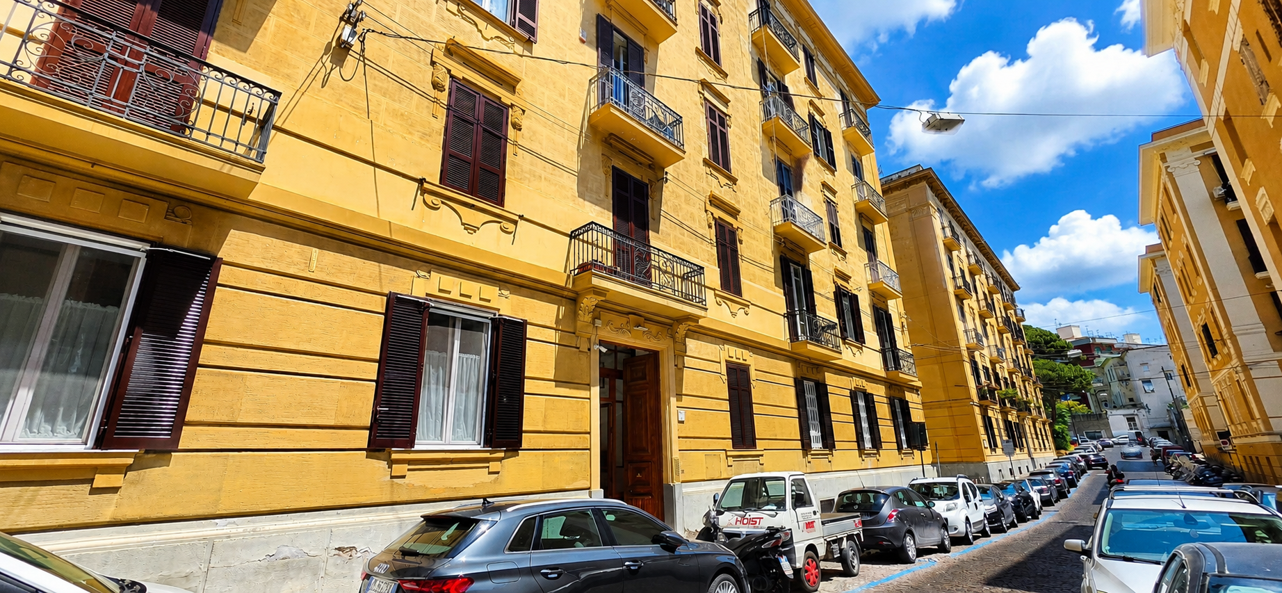 Chiaia Via Luca da Penne, prestigioso immobile 5 vani doppi accessori