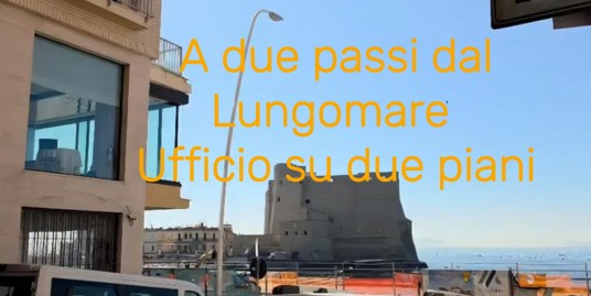 Chiaia a 10 metri dal Lungomare Ufficio due piani